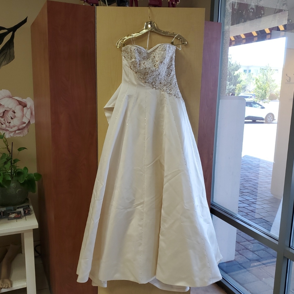 Brand new Haute Couture Wedding Dress